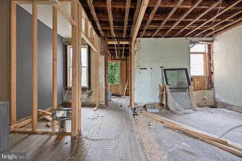 Entry Way - 2906 Violet Ave, Baltimore, MD 21215 photo 13 of 18