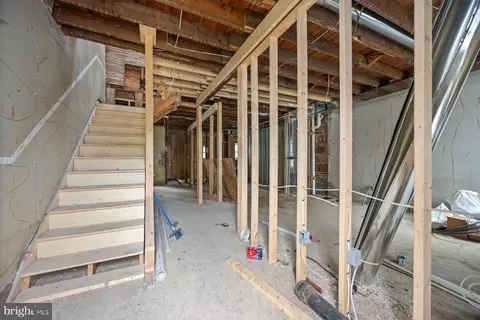 Entry Way - 2906 Violet Ave, Baltimore, MD 21215 photo 1 of 18