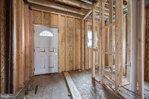 Entry Way - 2906 Violet Ave, Baltimore, MD 21215 photo 9 of 18