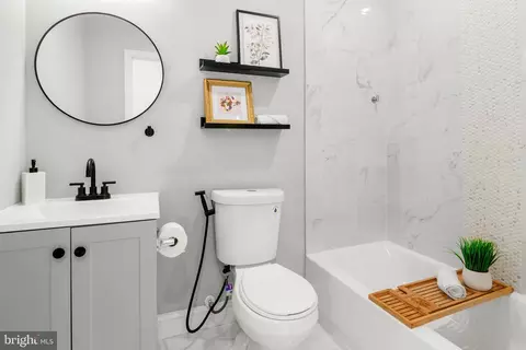 Bath - 2956 Greenmount Ave, Baltimore, MD 21218 photo 1 of 2