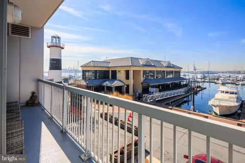 2772 Lighthouse Pt E #216, Baltimore, MD 21224