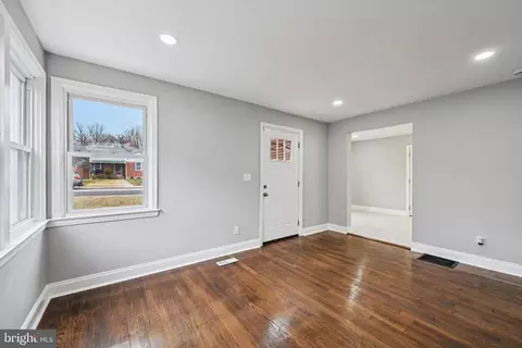 4902 Gilray Dr, Baltimore, MD 21214 photo 11