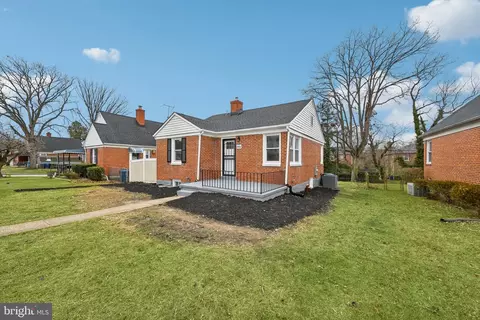 4902 Gilray Dr, Baltimore, MD 21214 photo 3