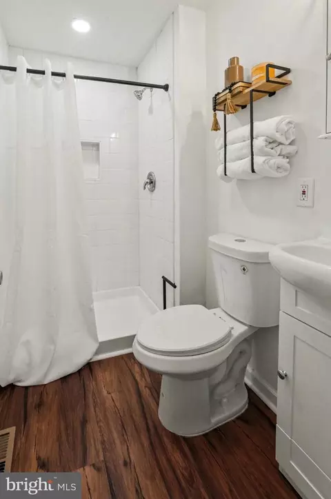 Bath - 805 E 34th St, Baltimore, MD 21218 photo 1 of 1