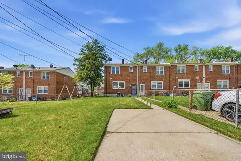 Exterior - 5212 Fredcrest Rd, Baltimore, MD 21229 photo 5 of 6
