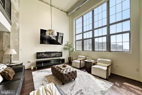 Living - 1200 Steuart St #1111, Baltimore, MD 21230 photo 5 of 6