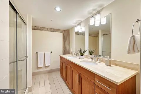 Bath - 1200 Steuart St #1111, Baltimore, MD 21230 photo 4 of 6