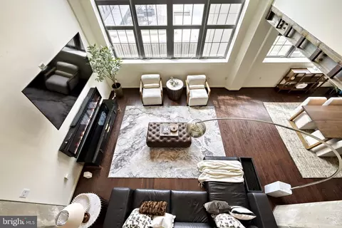 Living - 1200 Steuart St #1111, Baltimore, MD 21230 photo 6 of 6