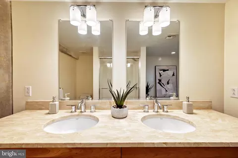Bath - 1200 Steuart St #1111, Baltimore, MD 21230 photo 5 of 6
