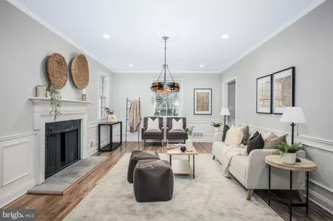 207 Saint Dunstans Rd, Baltimore, MD 21212 photo 4