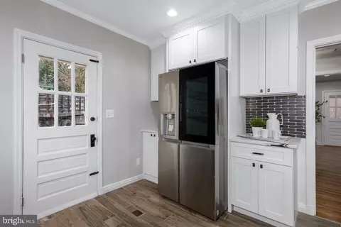 207 Saint Dunstans Rd, Baltimore, MD 21212 photo 6