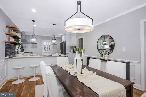 207 Saint Dunstans Rd, Baltimore, MD 21212 photo 9