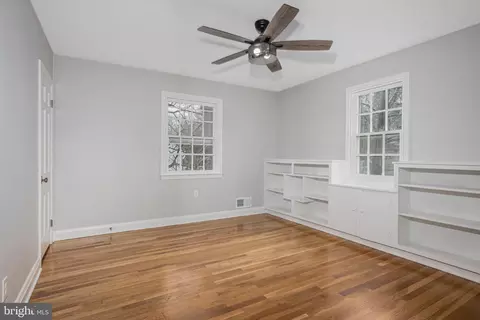 207 Saint Dunstans Rd, Baltimore, MD 21212 photo 21