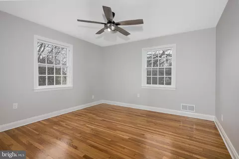 207 Saint Dunstans Rd, Baltimore, MD 21212 photo 20