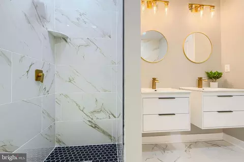 Bath - 5706 Berkeley Ave, Baltimore, MD 21215 photo 13 of 15
