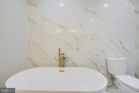 Bath - 5706 Berkeley Ave, Baltimore, MD 21215 photo 10 of 15