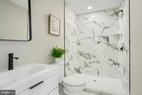 Bath - 5706 Berkeley Ave, Baltimore, MD 21215 photo 8 of 15