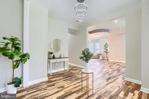 Entry Way - 5706 Berkeley Ave, Baltimore, MD 21215 photo 2 of 11