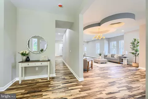 Entry Way - 5706 Berkeley Ave, Baltimore, MD 21215 photo 3 of 11