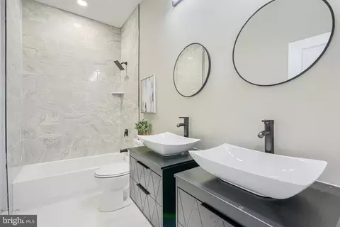 Bath - 5706 Berkeley Ave, Baltimore, MD 21215 photo 1 of 15