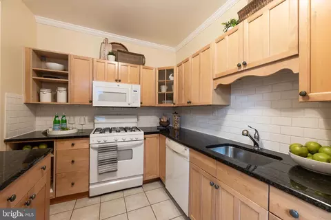 Kitchen - 3 E Ostend St, Baltimore, MD 21230 photo 2 of 3