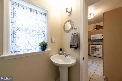 Entry Way - 3 E Ostend St, Baltimore, MD 21230 photo 6 of 7