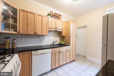 Kitchen - 3 E Ostend St, Baltimore, MD 21230 photo 3 of 3