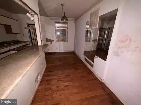 Entry Way - 945 Ellicott Dr, Baltimore, MD 21216 photo 2 of 10