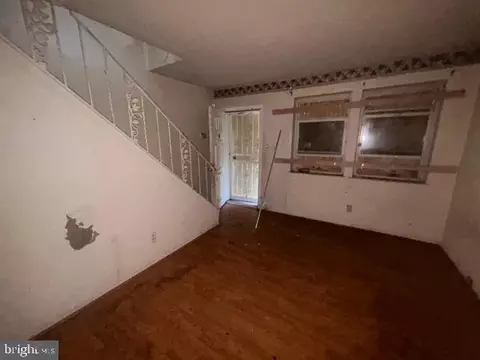 Entry Way - 945 Ellicott Dr, Baltimore, MD 21216 photo 1 of 10
