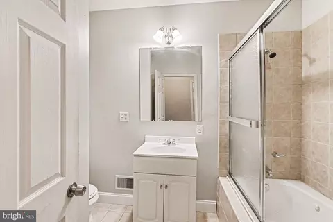 Bath - 3820 Hudson St, Baltimore, MD 21224 photo 2 of 9