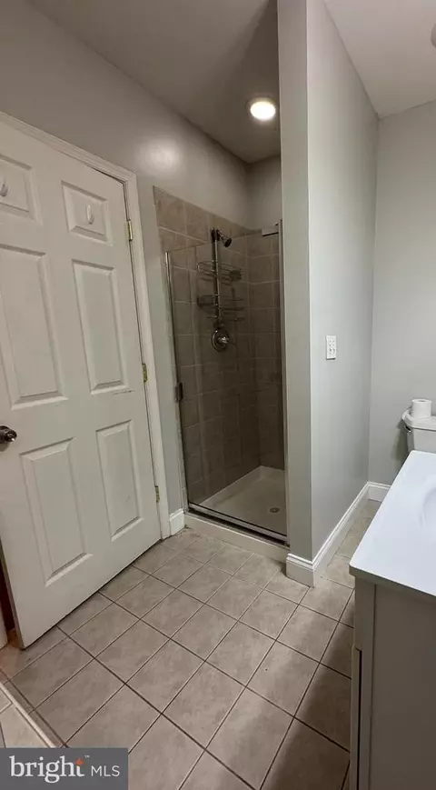 Bath - 3820 Hudson St, Baltimore, MD 21224 photo 6 of 9