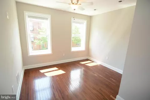 Bedroom - 1009 N Washington St N, Baltimore, MD 21205 photo 1 of 2