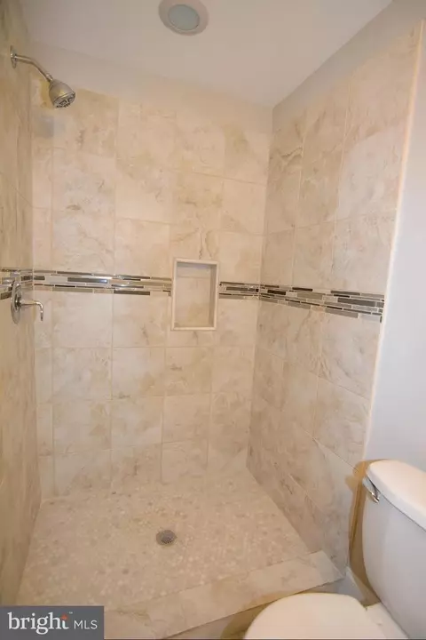 Bath - 1009 N Washington St N, Baltimore, MD 21205 photo 4 of 5