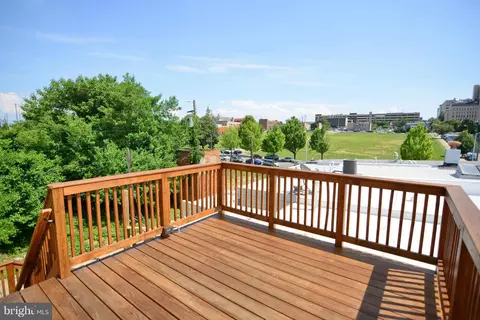 Exterior - 1009 N Washington St N, Baltimore, MD 21205 photo 5 of 5