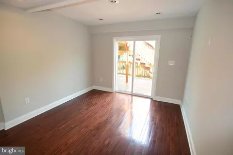 Living - 1009 N Washington St N, Baltimore, MD 21205 photo 3 of 3