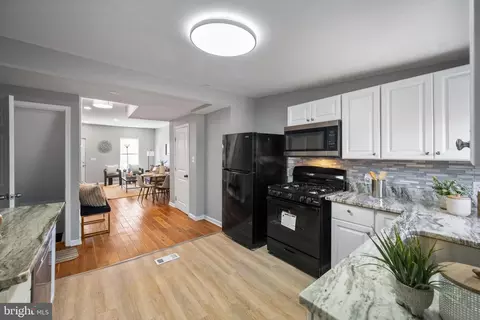 1028 W Cross St, Baltimore, MD 21230