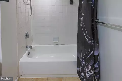 Bath - 5437 Omaha Ave, Baltimore, MD 21206 photo 4 of 5