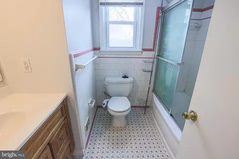 Entry Way - 5437 Omaha Ave, Baltimore, MD 21206 photo 4 of 4