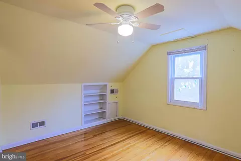 Bedroom - 5437 Omaha Ave, Baltimore, MD 21206 photo 4 of 5