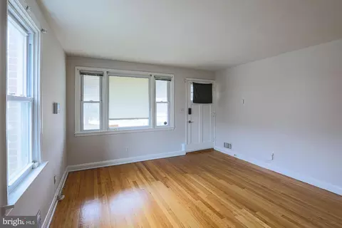 Living - 5437 Omaha Ave, Baltimore, MD 21206 photo 2 of 3