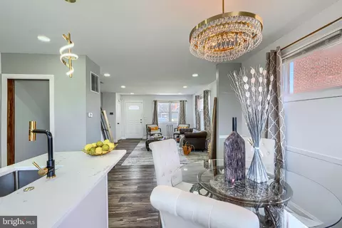 Entry Way - 5327 Todd Ave, Baltimore, MD 21206 photo 4 of 5