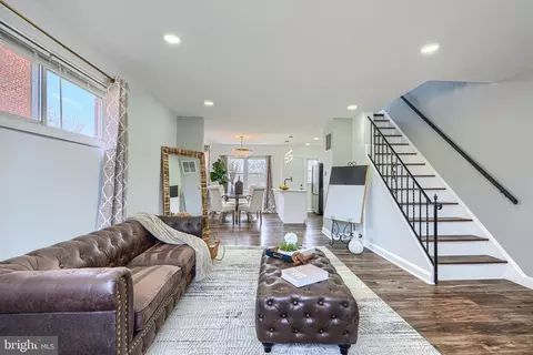 Entry Way - 5327 Todd Ave, Baltimore, MD 21206 photo 2 of 5