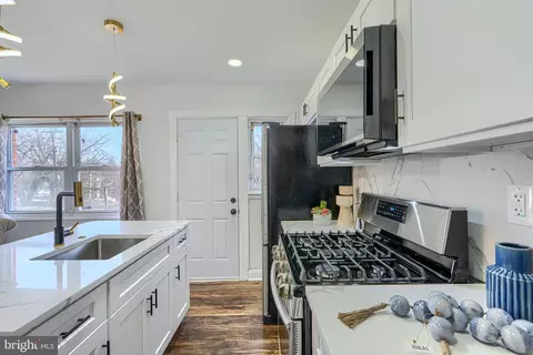 Kitchen - 5327 Todd Ave, Baltimore, MD 21206 photo 5 of 7