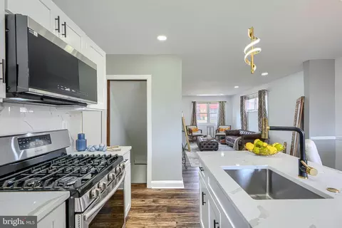 Kitchen - 5327 Todd Ave, Baltimore, MD 21206 photo 6 of 7