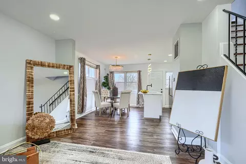 Entry Way - 5327 Todd Ave, Baltimore, MD 21206 photo 3 of 5