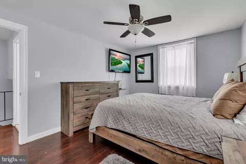 Bedroom - 5269 Darien Rd, Baltimore, MD 21206 photo 2 of 4