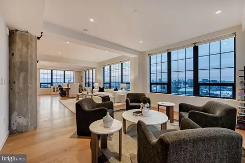 Living - 1200 Steuart St #1811, Baltimore, MD 21230 photo 3 of 3