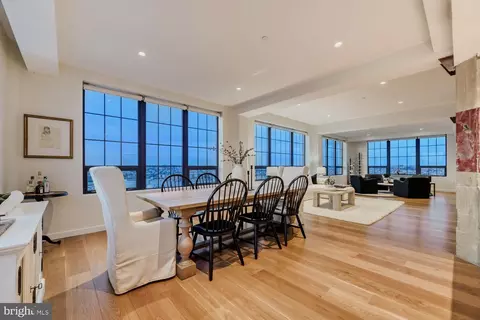 Dining - 1200 Steuart St #1811, Baltimore, MD 21230 photo 1 of 3