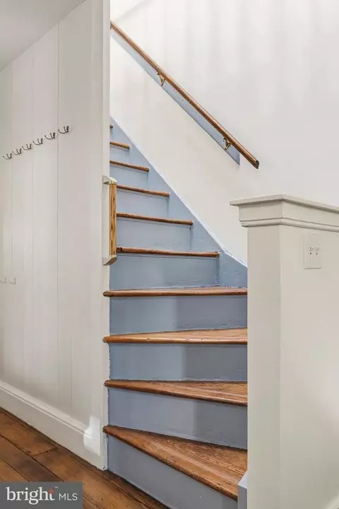 Entry Way - 660 Washington Blvd, Baltimore, MD 21230 photo 9 of 13