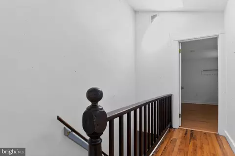 Entry Way - 660 Washington Blvd, Baltimore, MD 21230 photo 11 of 13
